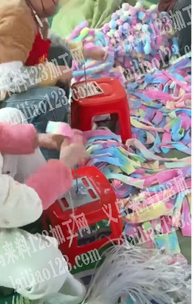 如视频所示：手工活外发加工，可以发义乌周