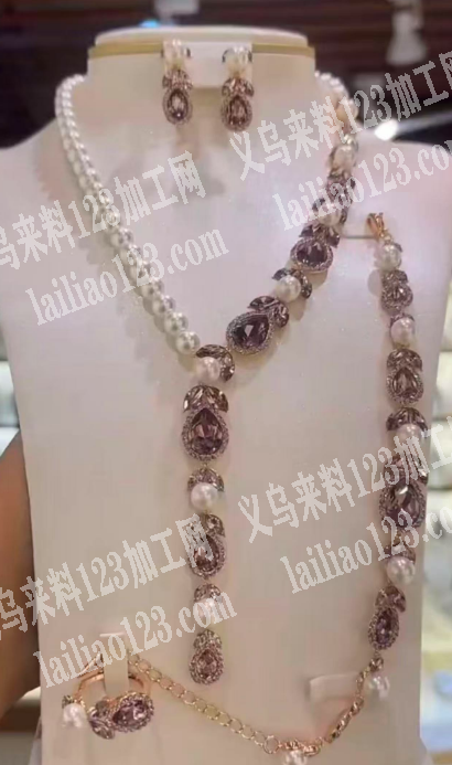 外贸饰品成品订单，如图，寻找饰品成品工厂