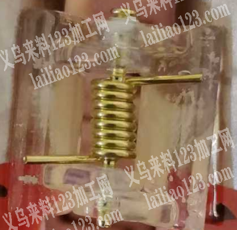 采购如图抓夹的弹簧扣。寻找厂家。有意者，