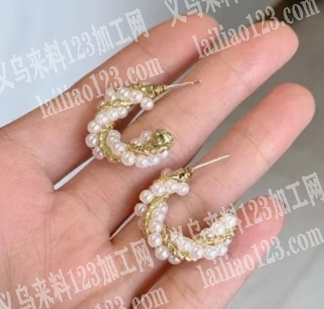 麻花耳环上面粘珠子点珠子，外发加工，寻找