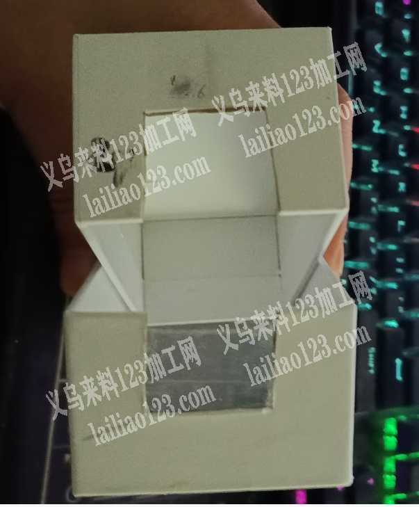 盒子开口子外发加工，如图，找一下礼盒天地