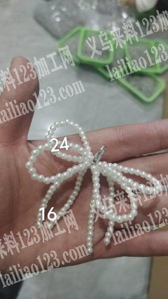 专业承接手工串珠，包装（各种款式）穿戴甲点钻