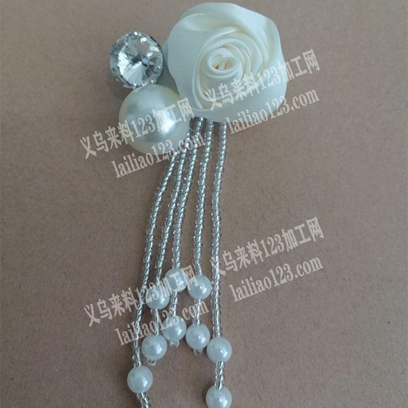 专业承接手工串珠，包装（各种款式）穿戴甲点钻