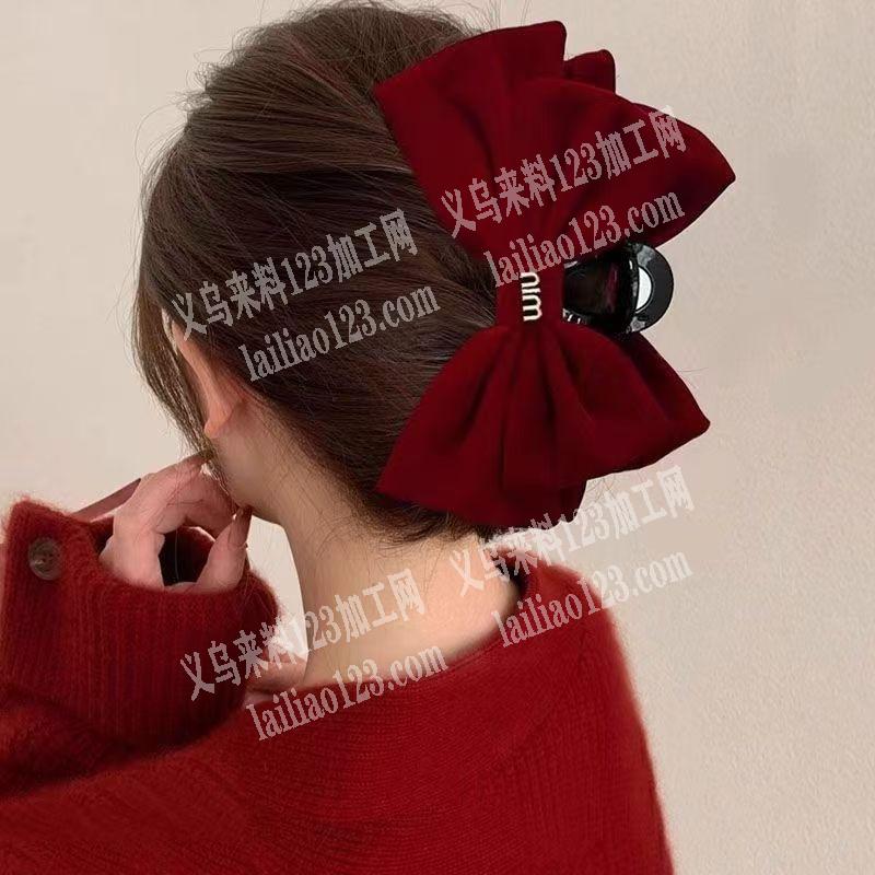 绒布蝴蝶结抓夹成品订单，如图，寻找成品工