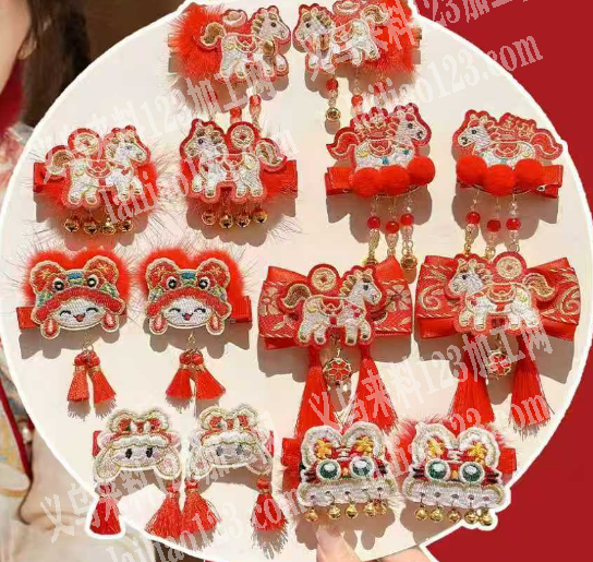 大量贺年大红儿童头饰发夹订单，如图，寻找