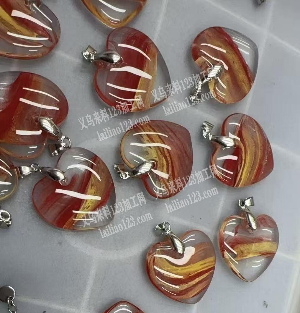 寻找生产琉璃桃心的，30*7mm，能做的