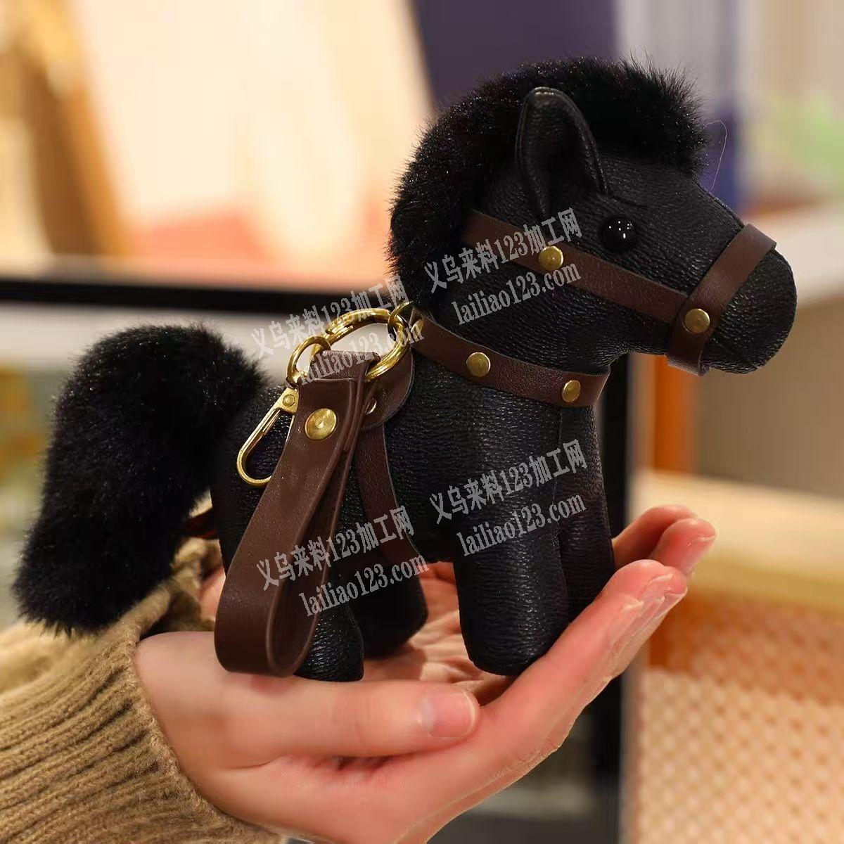 公司长期大量这种皮革小马挂件成品订单，寻