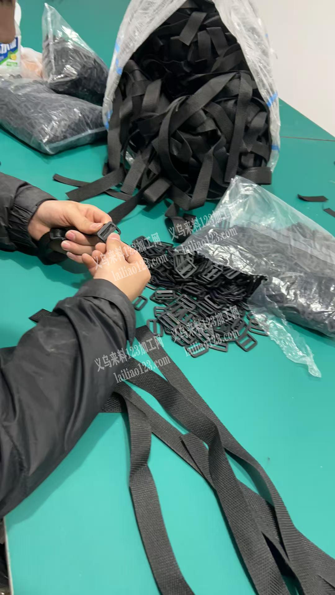 承接各种包装，组装，打螺丝，焊锡，打胶枪