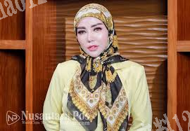 寻找专业做这个外国女人头巾丝巾的工厂，哪