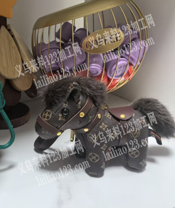 公司大量小马摆件挂件订单，如图，寻找厂家