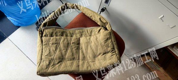 如图绗缝外发加工，双针绗缝外发加工，如图