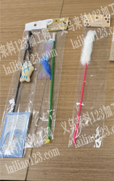 毛绒玩具摆件，挂件类订单，如图，寻找成品