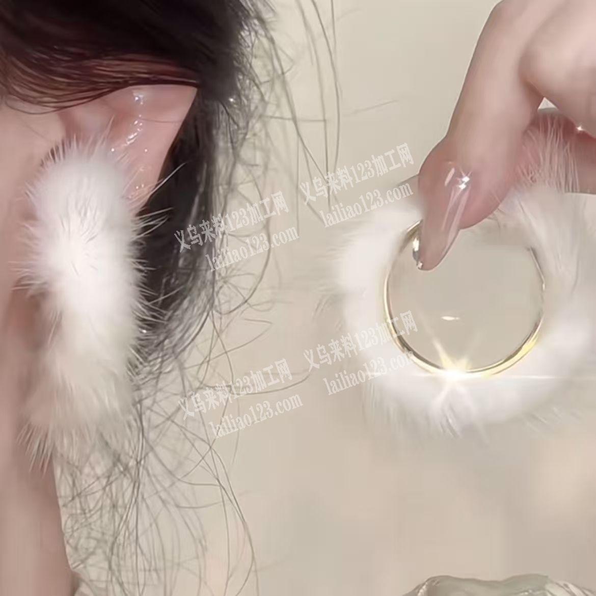 毛绒圆圈耳环订单，如图，寻找成品工厂，有