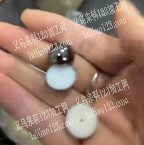 找珍珠供应商，如图，找白珍珠半圆工厂，如