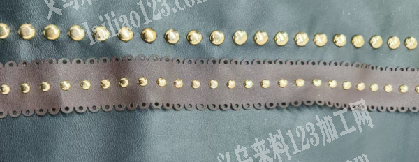 皮革上面打钉，打五金外发加工。打扣外发，