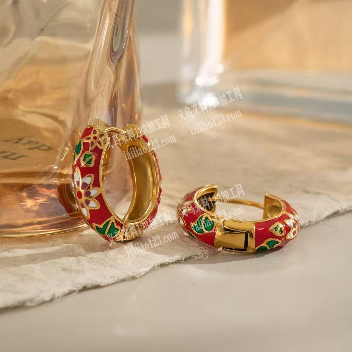 如图这个耳环滴油外发加工，老板委托寻找：