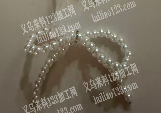 串珠打蝴蝶结挂件——串珠打蝴蝶结手工活外发，有订单，如图，寻