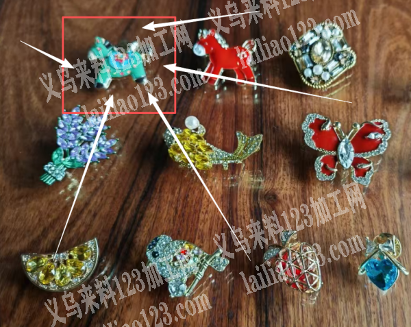 合金小马胸针订单。如图。找钢模，找压铸工