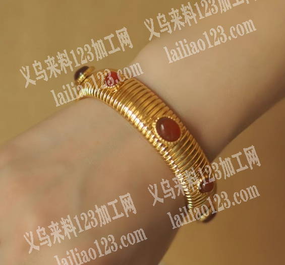 不锈钢手镯成品订单，寻找成品工厂，请联系