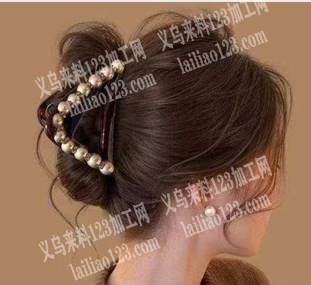 抓夹上面点珍珠外发加工，寻找点钻点珍珠的