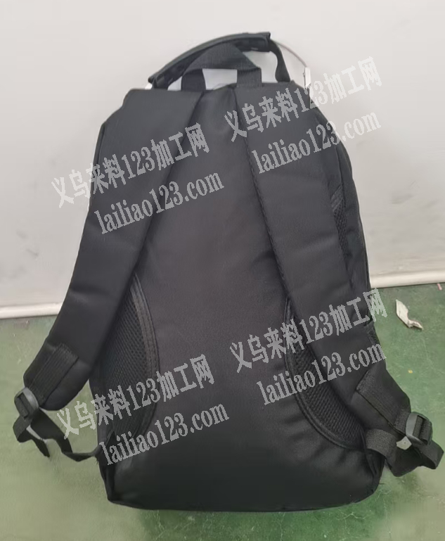 《箱包订单外发》小量双肩包订单，寻找专业