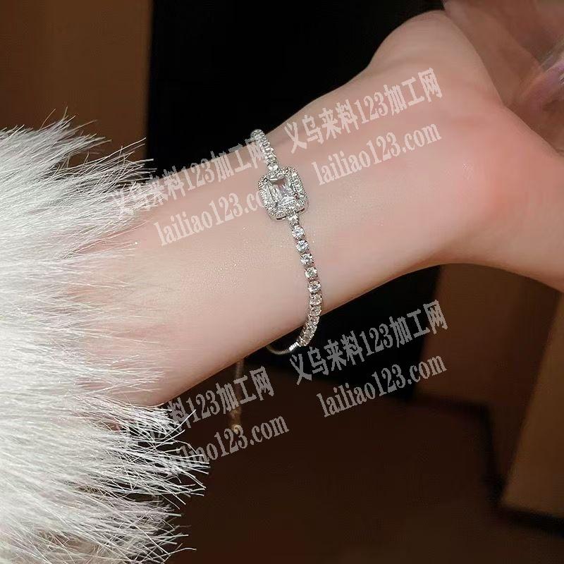 大量如图手链成品订单，寻找做这个手链成品