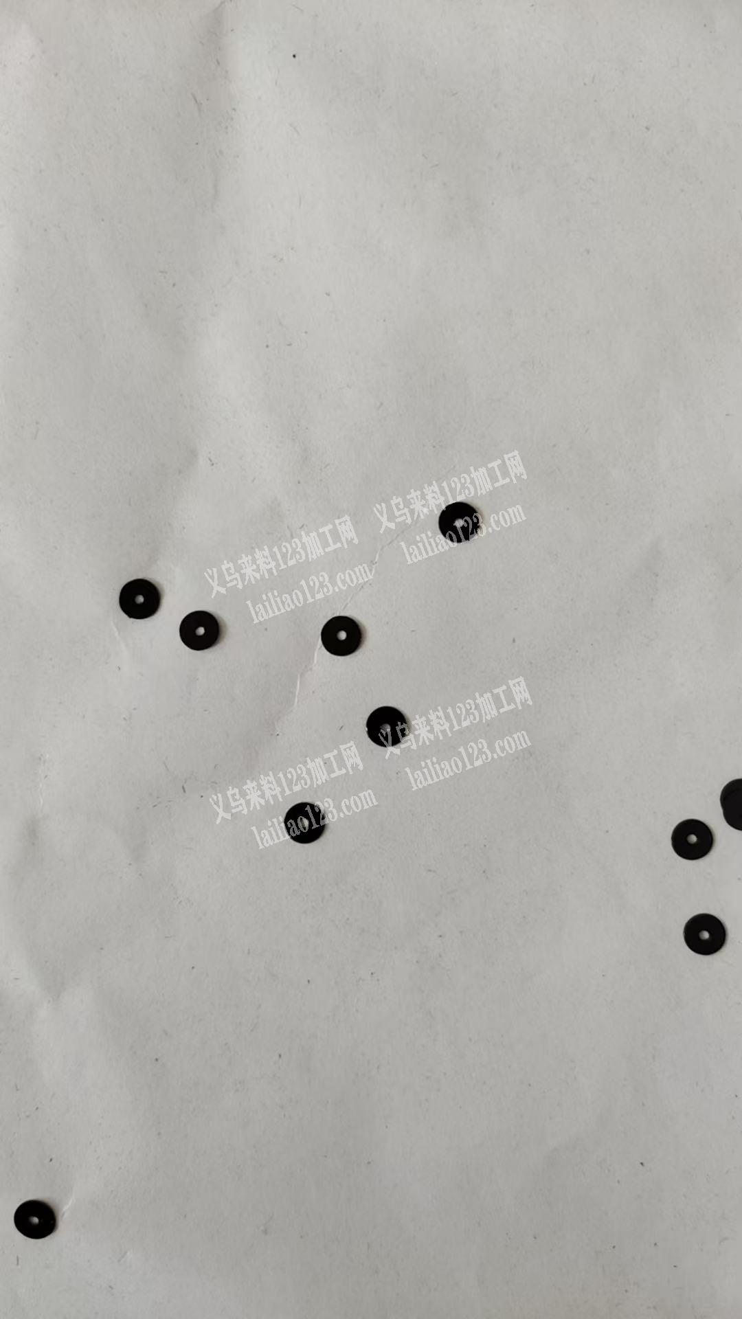 这种网纱布料，上面粘亮片，外发加工哪家能