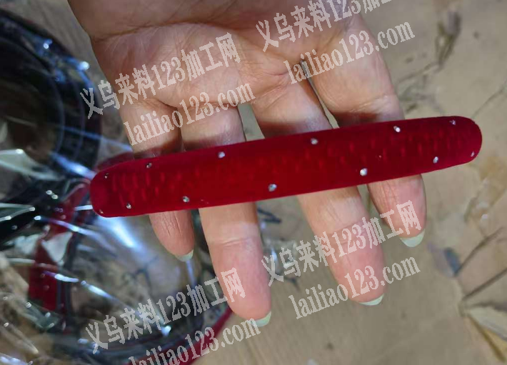 电商寻找专业做发箍的工厂，请联系详谈，有