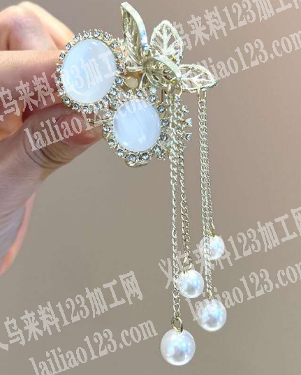 这种流苏抓夹，爆款抓夹，寻找厂家，请联系