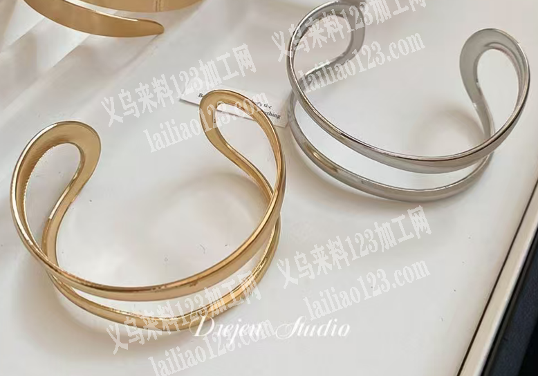 铁手镯毛胚订单，寻找厂家，如图，有意者，