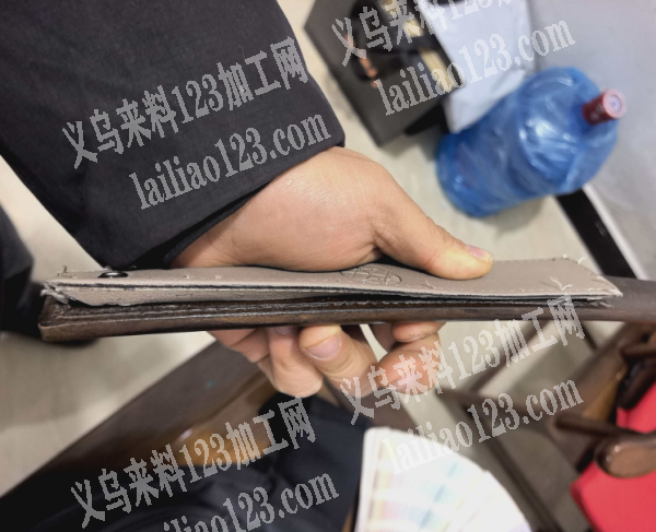 寻找义乌专业箱包做胶水的加工厂，能做的请