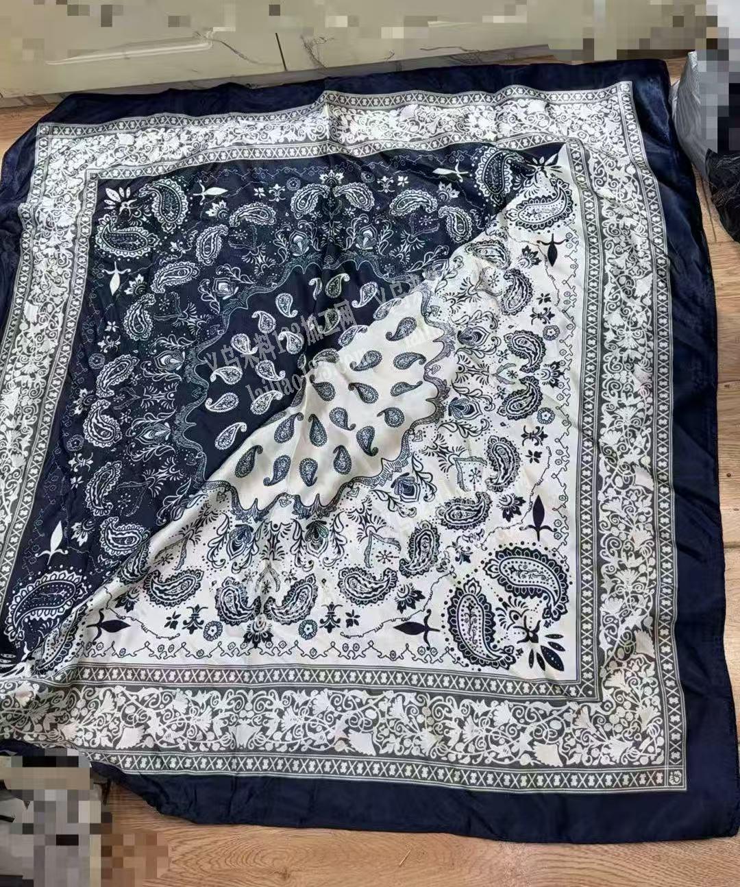 方巾丝巾成品订单外发，如图，寻找专业做丝