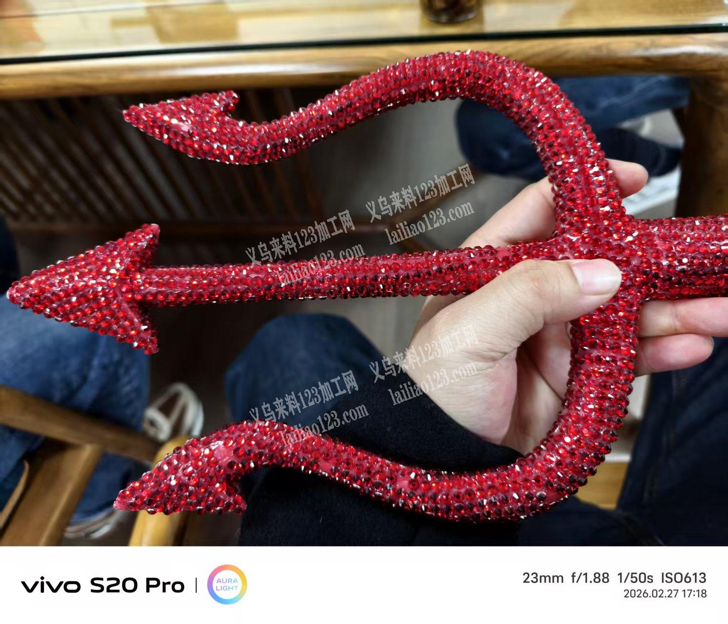 这个给我发布下，量大，找外地加工厂，微信