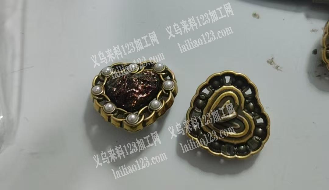 老板委托寻找：采购如图纽扣，找厂家，如图