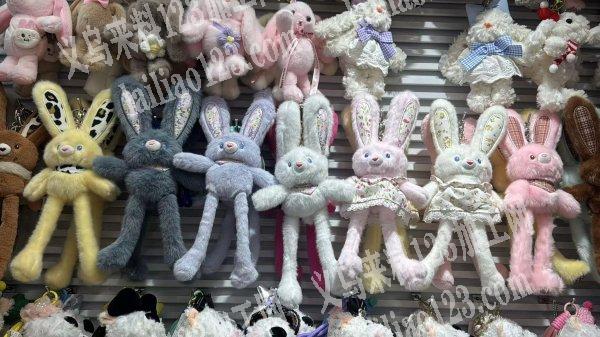 【大量】如图，大量毛绒玩具订单，寻找专业