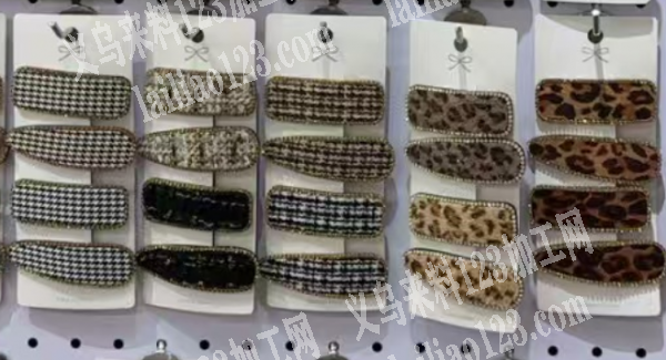 寻找专业做包布发夹的加工厂，请联系详谈，