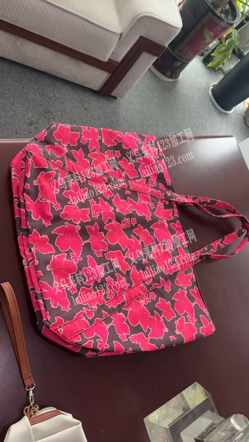 老板委托寻找：如图，这种花布袋外发加工，