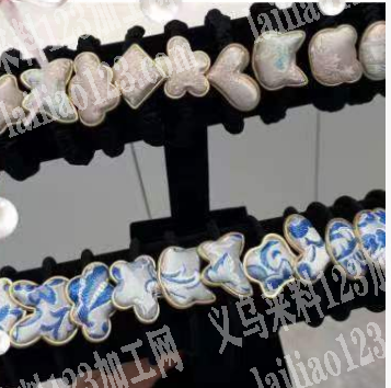 寻找专业宋锦成品饰品的工厂，请联系详谈