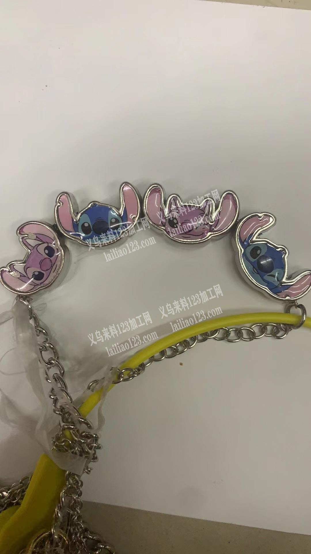 手链贴纸的手工活的外发加工。发外地做，贴