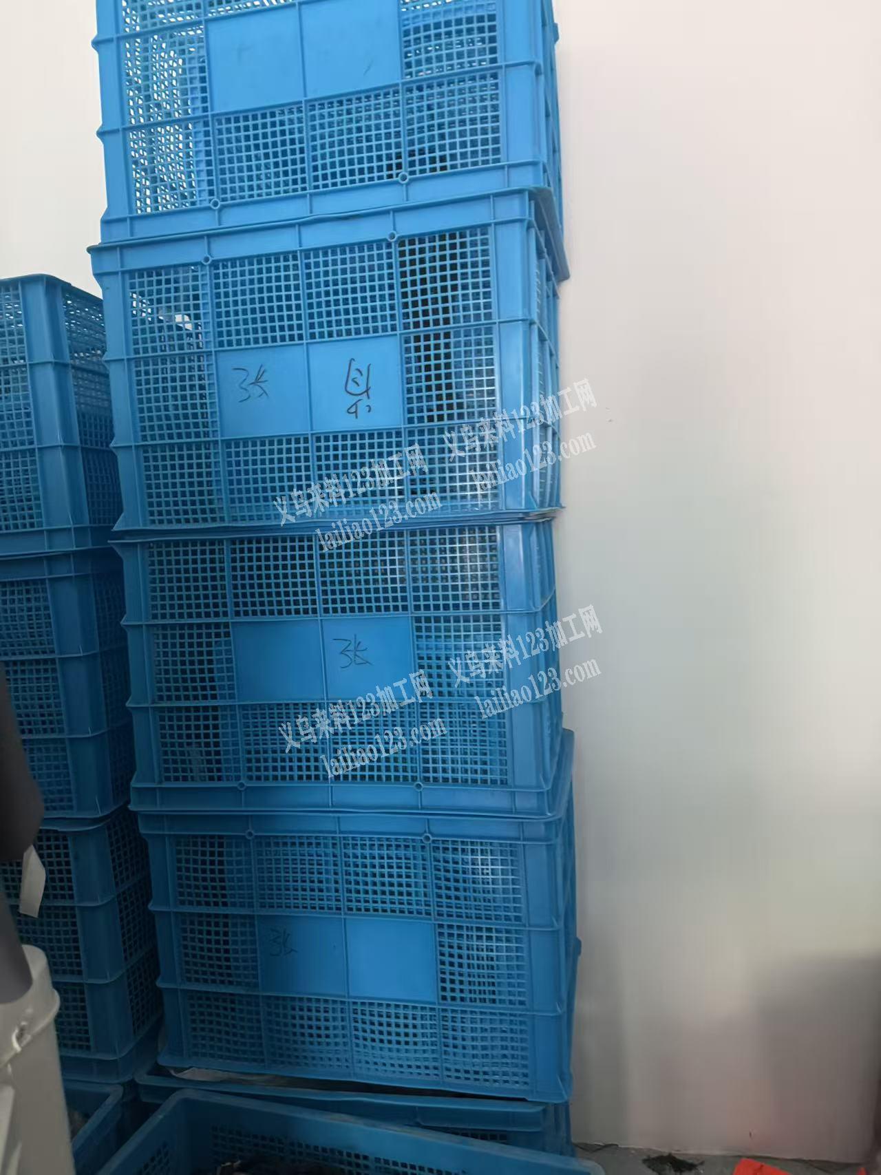 塑料筐转让，电风扇转让，地址在义乌苏溪花