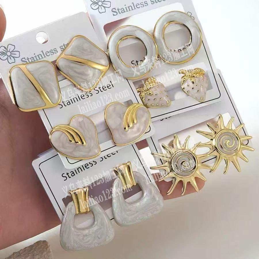 大量耳环成品订单，。如图，寻找专业做耳环