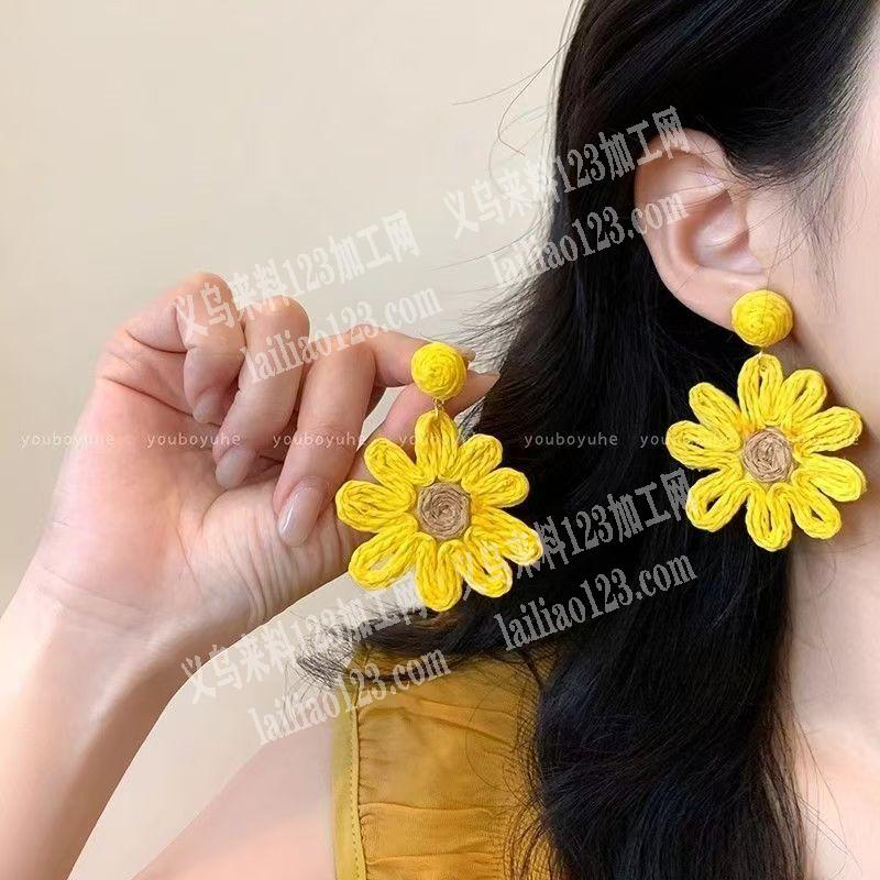 《发外地》耳环编织的手工活外发加工如图，