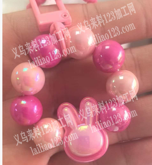 珠子上面喷亮漆，如图效果，寻找喷漆的加工