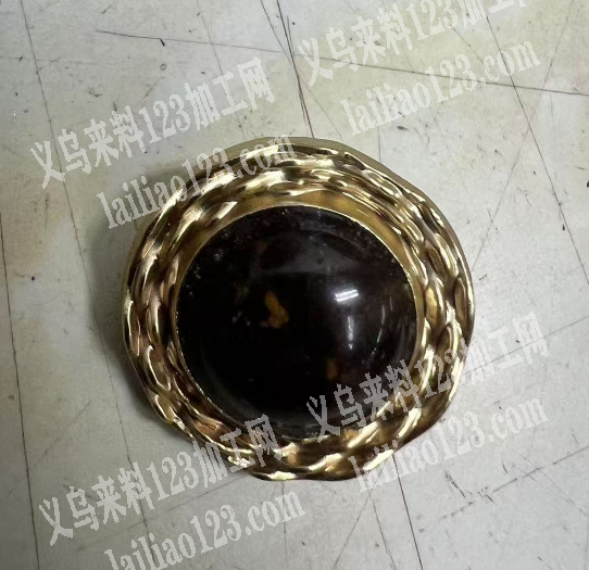 采购如图鞋扣。寻找厂家。鞋扣，。微信