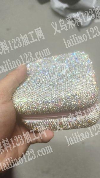 20万陶泥钻的包包订单，如图，找能做化妆