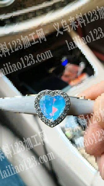 老板委托寻找：公司10万如图，爱心桃配件