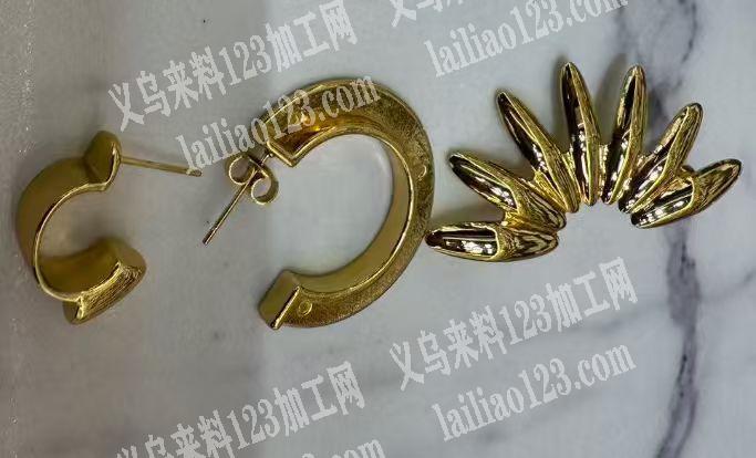 不锈钢耳钉订单，有没有专业做油压不锈钢饰