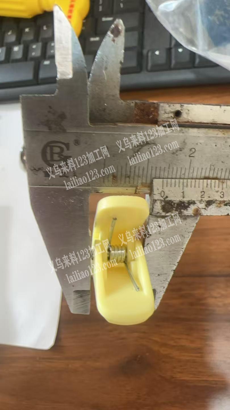 上弹簧的手工活外发加工，如图，寻找会做的