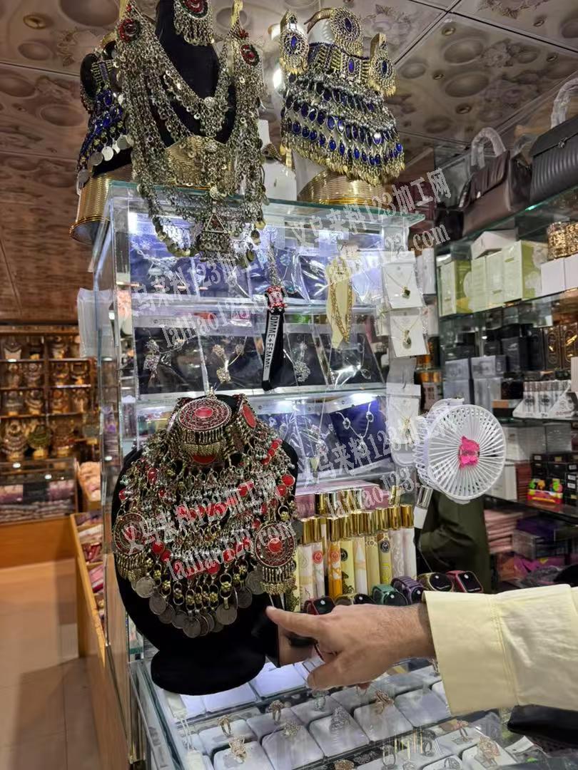 外贸豪华夸张饰品成品订单，寻找饰品成品工