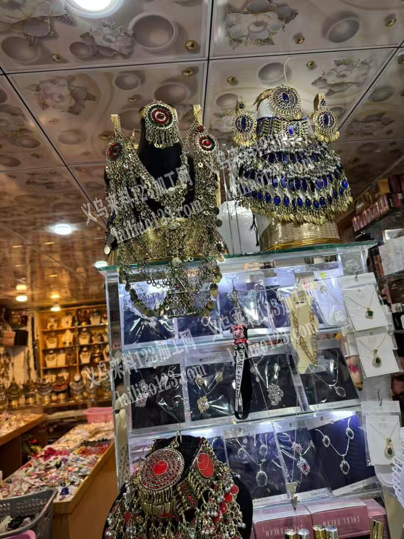 外贸豪华夸张饰品成品订单，寻找饰品成品工